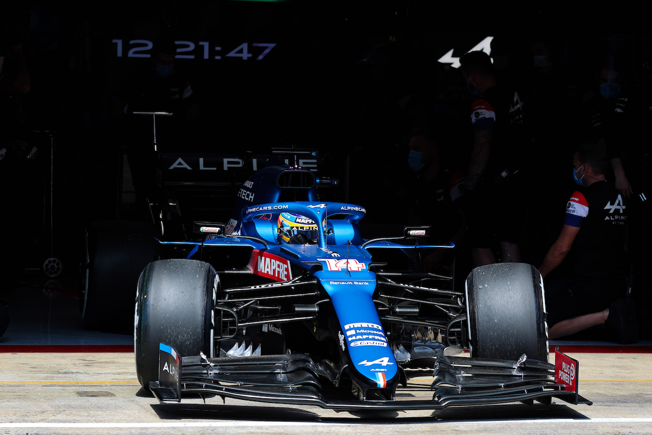 GP SPAGNA, Fernando Alonso (ESP) Alpine F1 Team A521 leaves the pits.
07.05.2021 Formula 1 World Championship, Rd 4, Spanish Grand Prix, Barcelona, Spain, Practice Day.
- www.xpbimages.com, EMail: requests@xpbimages.com © Copyright: Charniaux / XPB Images