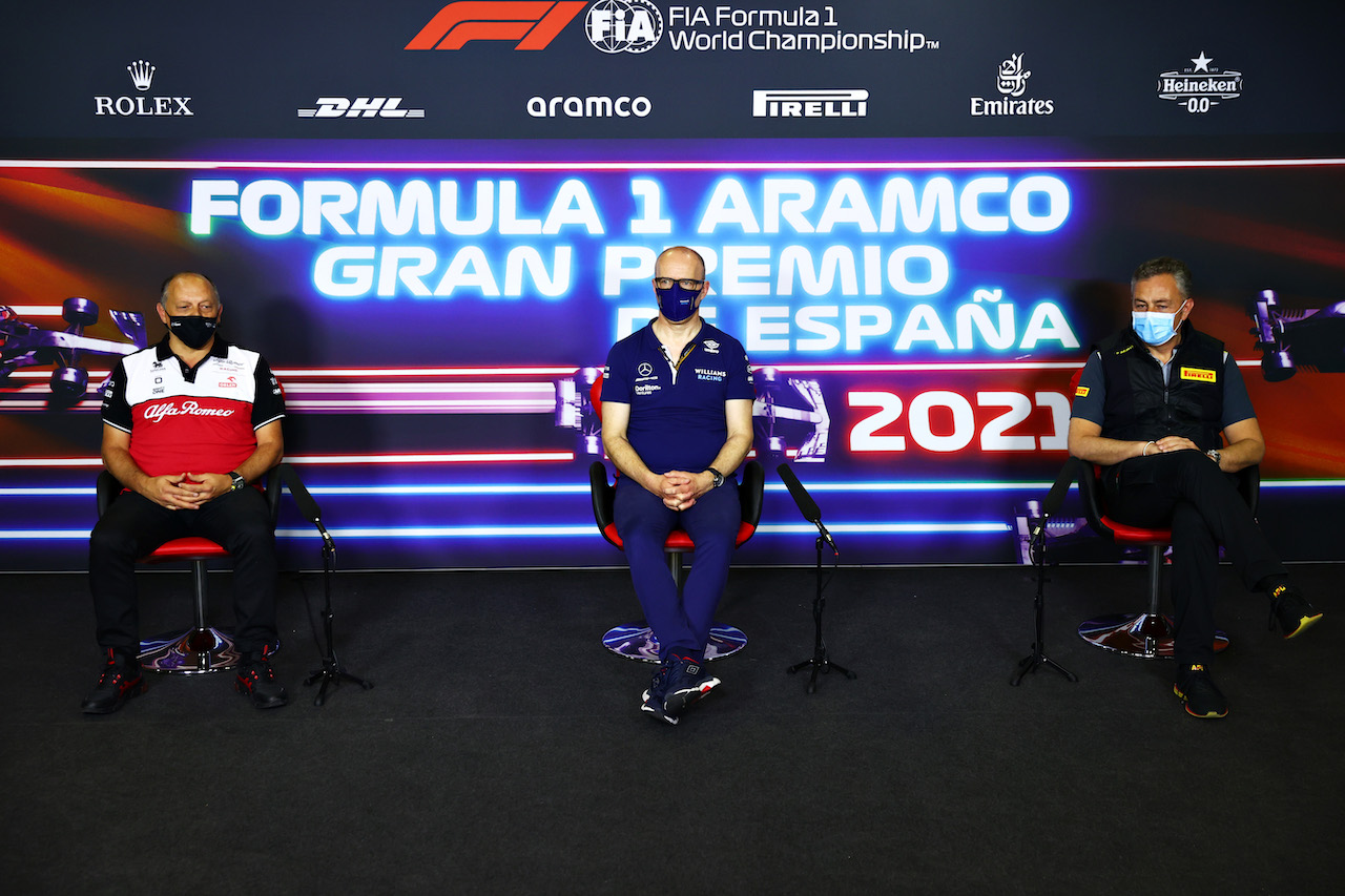 GP SPAGNA, The FIA Press Conference (L to R): Frederic Vasseur (FRA) Alfa Romeo Racing Team Principal; Simon Roberts (GBR) Williams Racing F1 Team Principal; Mario Isola (ITA) Pirelli Racing Manager.
07.05.2021 Formula 1 World Championship, Rd 4, Spanish Grand Prix, Barcelona, Spain, Practice Day.
- www.xpbimages.com, EMail: requests@xpbimages.com © Copyright: FIA Pool Image for Editorial Use Only