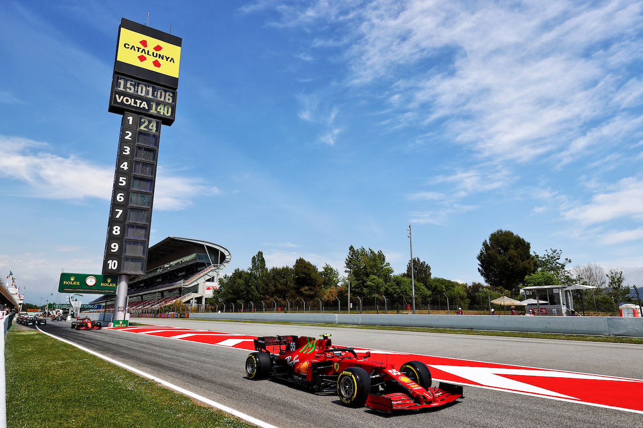GP SPAGNA, Carlos Sainz Jr (ESP) Ferrari SF-21.
07.05.2021 Formula 1 World Championship, Rd 4, Spanish Grand Prix, Barcelona, Spain, Practice Day.
- www.xpbimages.com, EMail: requests@xpbimages.com © Copyright: Moy / XPB Images