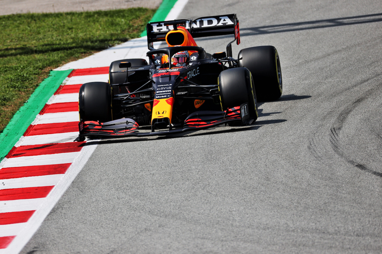 GP SPAGNA, Max Verstappen (NLD) Red Bull Racing RB16B.
07.05.2021 Formula 1 World Championship, Rd 4, Spanish Grand Prix, Barcelona, Spain, Practice Day.
- www.xpbimages.com, EMail: requests@xpbimages.com © Copyright: Batchelor / XPB Images