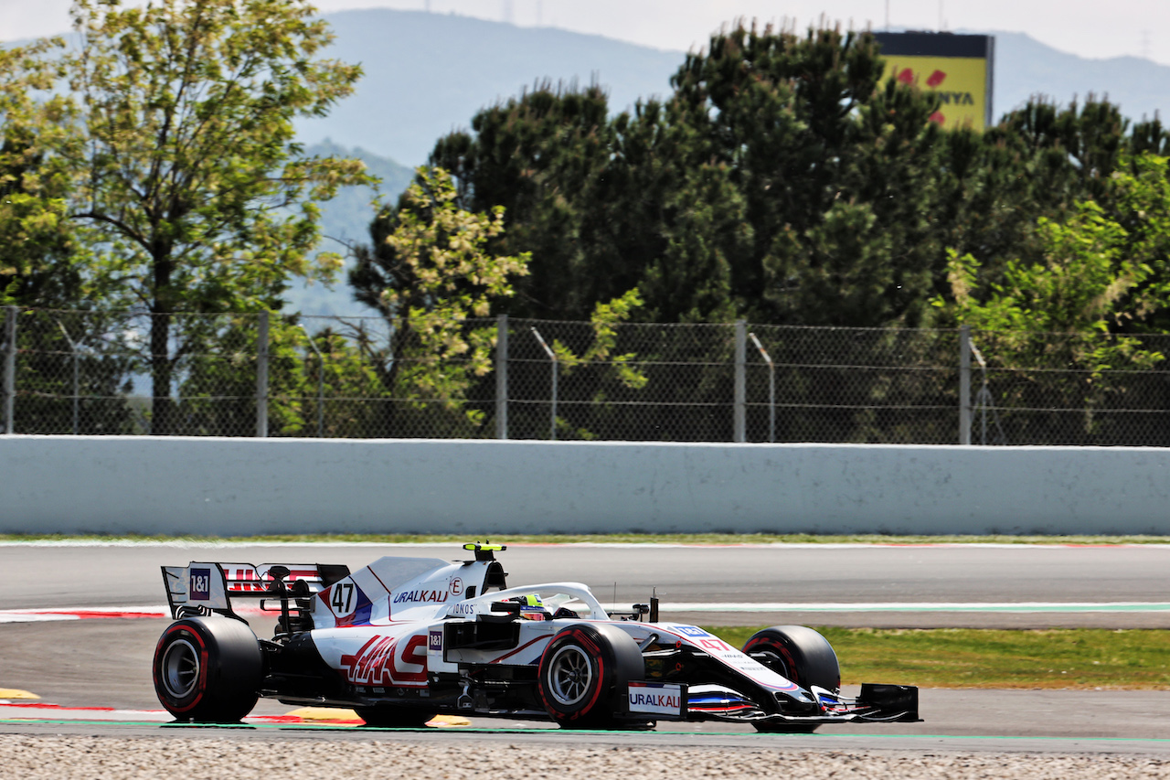 GP SPAGNA, Mick Schumacher (GER) Haas VF-21.
07.05.2021 Formula 1 World Championship, Rd 4, Spanish Grand Prix, Barcelona, Spain, Practice Day.
- www.xpbimages.com, EMail: requests@xpbimages.com © Copyright: Batchelor / XPB Images