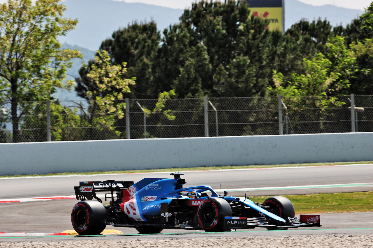 GP SPAGNA, Fernando Alonso (ESP) Alpine F1 Team A521.
07.05.2021 Formula 1 World Championship, Rd 4, Spanish Grand Prix, Barcelona, Spain, Practice Day.
- www.xpbimages.com, EMail: requests@xpbimages.com © Copyright: Batchelor / XPB Images