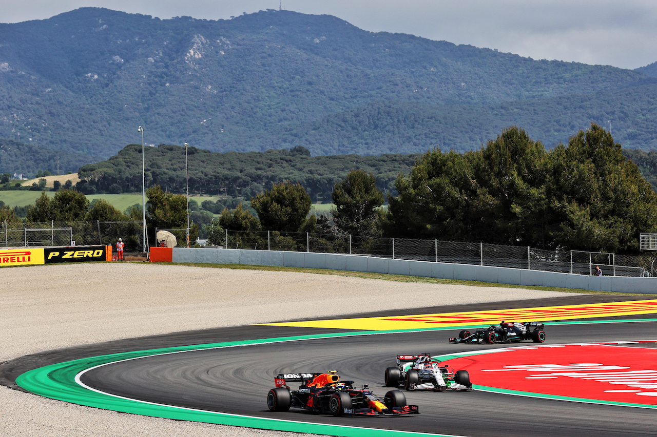 GP SPAGNA, Sergio Perez (MEX) Red Bull Racing RB16B.
07.05.2021 Formula 1 World Championship, Rd 4, Spanish Grand Prix, Barcelona, Spain, Practice Day.
- www.xpbimages.com, EMail: requests@xpbimages.com © Copyright: Batchelor / XPB Images