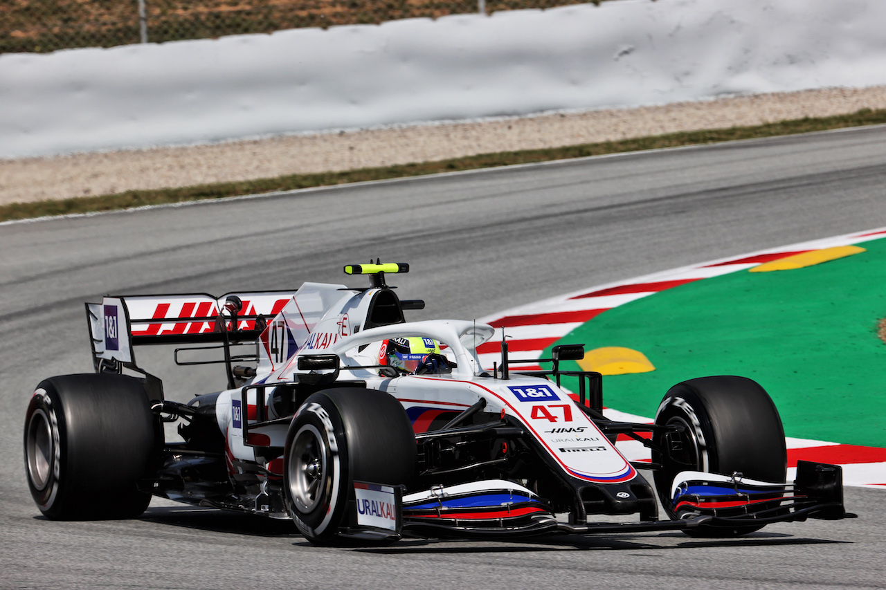 GP SPAGNA, Mick Schumacher (GER) Haas VF-21.
07.05.2021 Formula 1 World Championship, Rd 4, Spanish Grand Prix, Barcelona, Spain, Practice Day.
- www.xpbimages.com, EMail: requests@xpbimages.com © Copyright: Batchelor / XPB Images