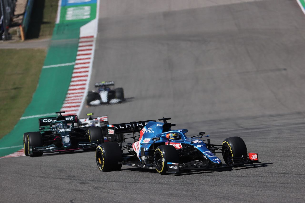 GP STATI UNITI, Fernando Alonso (ESP) Alpine F1 Team A521.
24.10.2021. Formula 1 World Championship, Rd 17, United States Grand Prix, Austin, Texas, USA, Gara Day.
- www.xpbimages.com, EMail: requests@xpbimages.com © Copyright: Batchelor / XPB Images