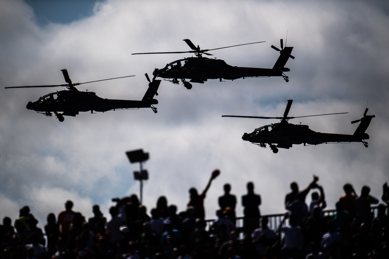 GP STATI UNITI, griglia Atmosfera - helicopters.
24.10.2021. Formula 1 World Championship, Rd 17, United States Grand Prix, Austin, Texas, USA, Gara Day.
- www.xpbimages.com, EMail: requests@xpbimages.com © Copyright: Price / XPB Images