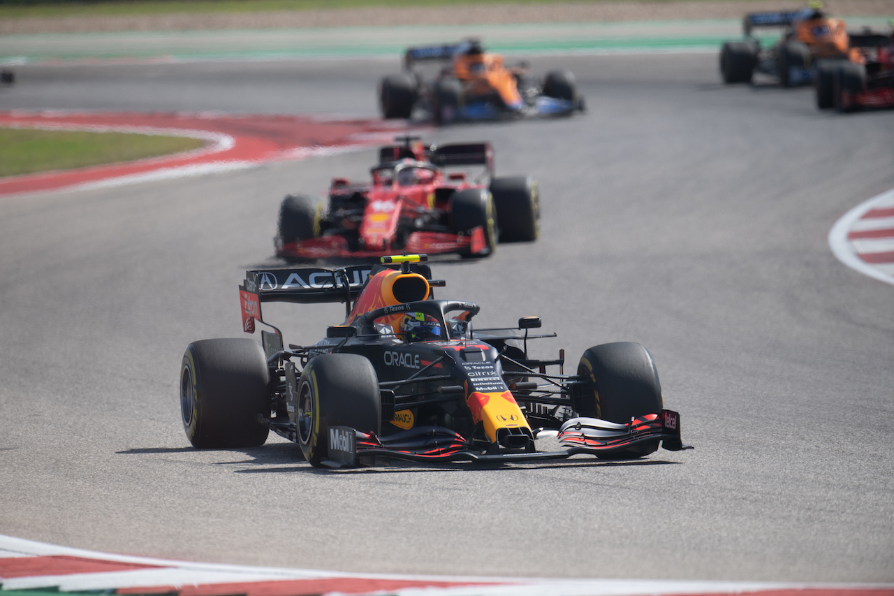 GP STATI UNITI, Sergio Perez (MEX) Red Bull Racing RB16B.
24.10.2021. Formula 1 World Championship, Rd 17, United States Grand Prix, Austin, Texas, USA, Gara Day.
- www.xpbimages.com, EMail: requests@xpbimages.com © Copyright: Price / XPB Images