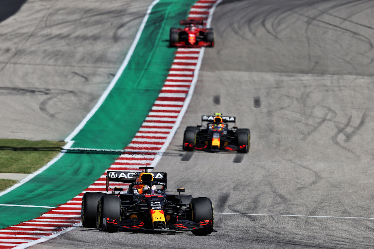 GP STATI UNITI, Max Verstappen (NLD) Red Bull Racing RB16B.
24.10.2021. Formula 1 World Championship, Rd 17, United States Grand Prix, Austin, Texas, USA, Gara Day.
- www.xpbimages.com, EMail: requests@xpbimages.com © Copyright: Moy / XPB Images