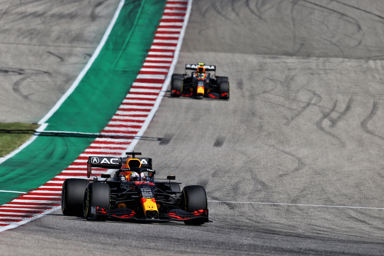 GP STATI UNITI, Max Verstappen (NLD) Red Bull Racing RB16B.
24.10.2021. Formula 1 World Championship, Rd 17, United States Grand Prix, Austin, Texas, USA, Gara Day.
- www.xpbimages.com, EMail: requests@xpbimages.com © Copyright: Moy / XPB Images