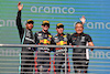 GP STATI UNITI, The podium (L to R): Lewis Hamilton (GBR) Mercedes AMG F1, second;Max Verstappen (NLD) Red Bull Racing, vincitore; Sergio Perez (MEX) Red Bull Racing, third; Masashi Yamamoto (JPN) Honda Racing F1 Managing Director.
24.10.2021. Formula 1 World Championship, Rd 17, United States Grand Prix, Austin, Texas, USA, Gara Day.
- www.xpbimages.com, EMail: requests@xpbimages.com © Copyright: Moy / XPB Images