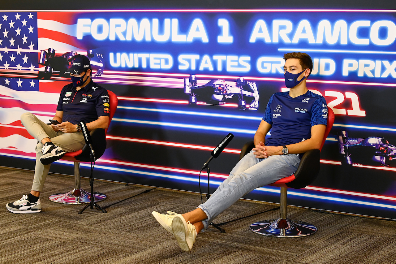 GP STATI UNITI, (L to R): Sergio Perez (MEX) Red Bull Racing e George Russell (GBR) Williams Racing in the FIA Press Conference.
21.10.2021. Formula 1 World Championship, Rd 17, United States Grand Prix, Austin, Texas, USA, Preparation Day.
- www.xpbimages.com, EMail: requests@xpbimages.com © Copyright: FIA Pool Image for Editorial Use Only