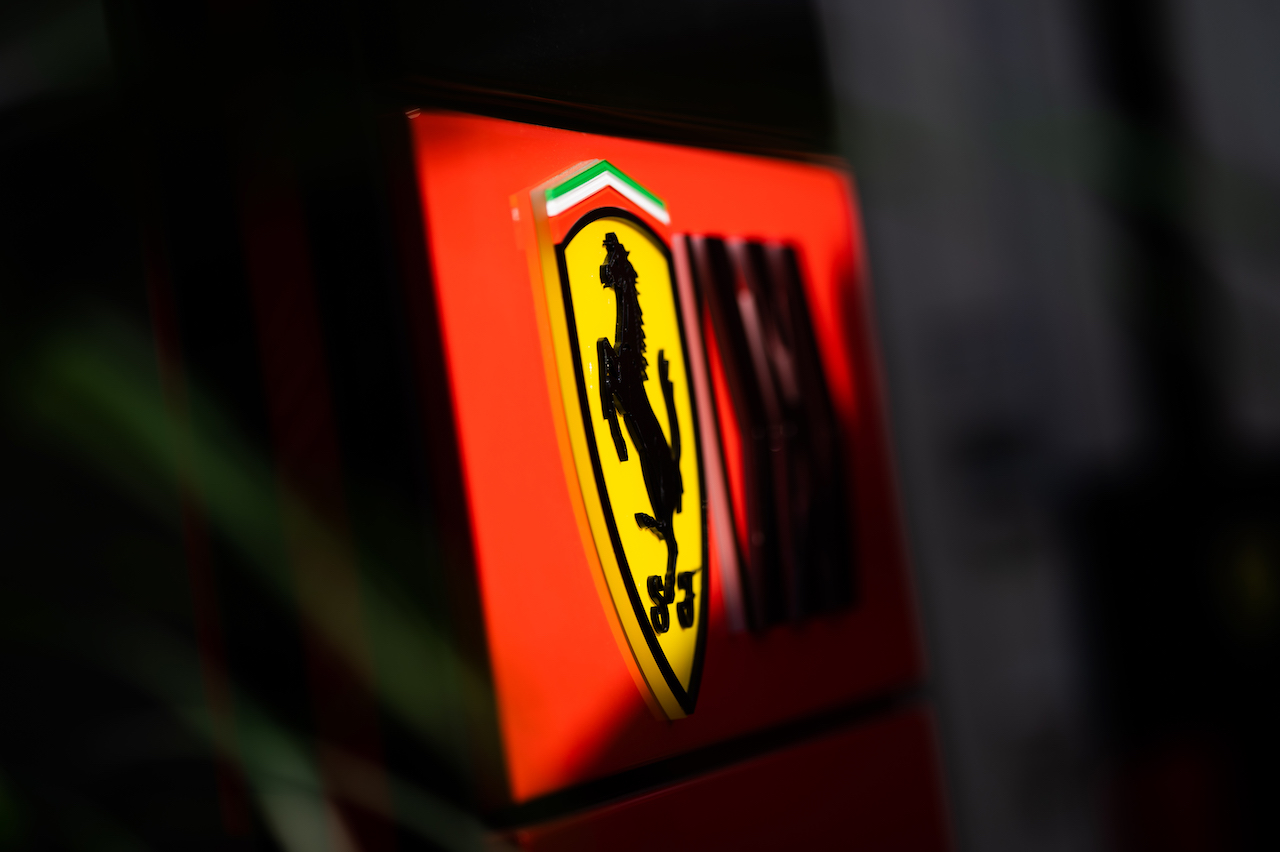 GP STATI UNITI, Ferrari logo.
21.10.2021. Formula 1 World Championship, Rd 17, United States Grand Prix, Austin, Texas, USA, Preparation Day.
- www.xpbimages.com, EMail: requests@xpbimages.com © Copyright: Price / XPB Images