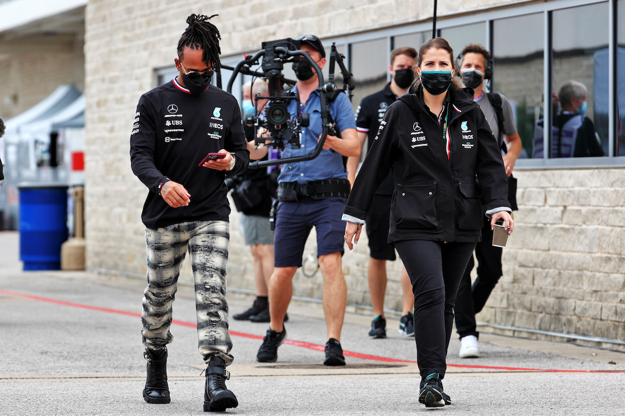 GP STATI UNITI, Lewis Hamilton (GBR) Mercedes AMG F1.
21.10.2021. Formula 1 World Championship, Rd 17, United States Grand Prix, Austin, Texas, USA, Preparation Day.
- www.xpbimages.com, EMail: requests@xpbimages.com © Copyright: Batchelor / XPB Images