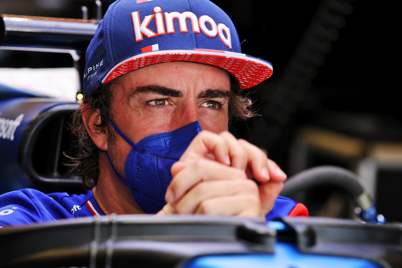 GP STATI UNITI, Fernando Alonso (ESP) Alpine F1 Team A521.
21.10.2021. Formula 1 World Championship, Rd 17, United States Grand Prix, Austin, Texas, USA, Preparation Day.
- www.xpbimages.com, EMail: requests@xpbimages.com © Copyright: Moy / XPB Images