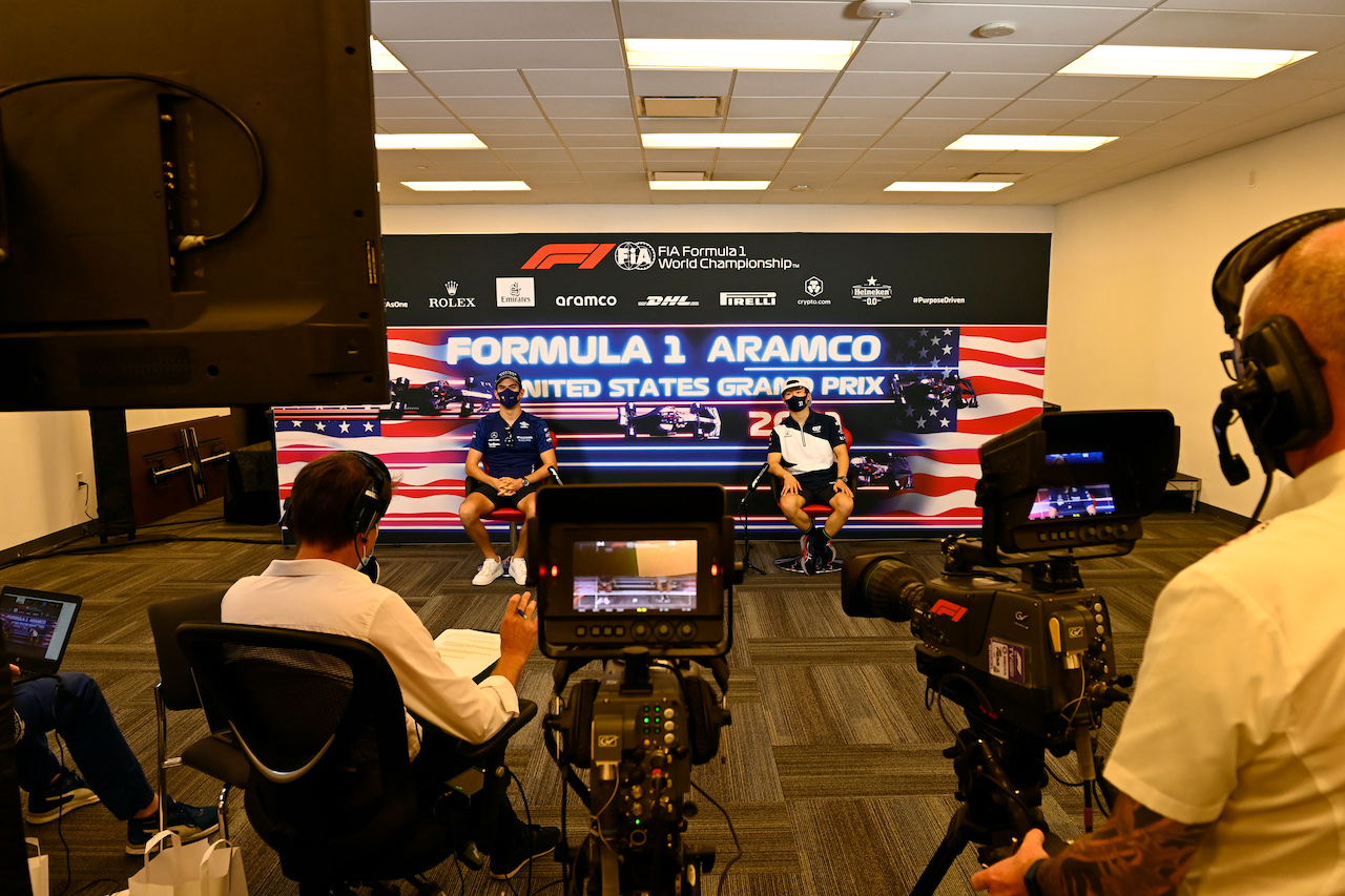 GP STATI UNITI, (L to R): Nicholas Latifi (CDN) Williams Racing e Yuki Tsunoda (JPN) AlphaTauri in the FIA Press Conference.
21.10.2021. Formula 1 World Championship, Rd 17, United States Grand Prix, Austin, Texas, USA, Preparation Day.
- www.xpbimages.com, EMail: requests@xpbimages.com © Copyright: FIA Pool Image for Editorial Use Only