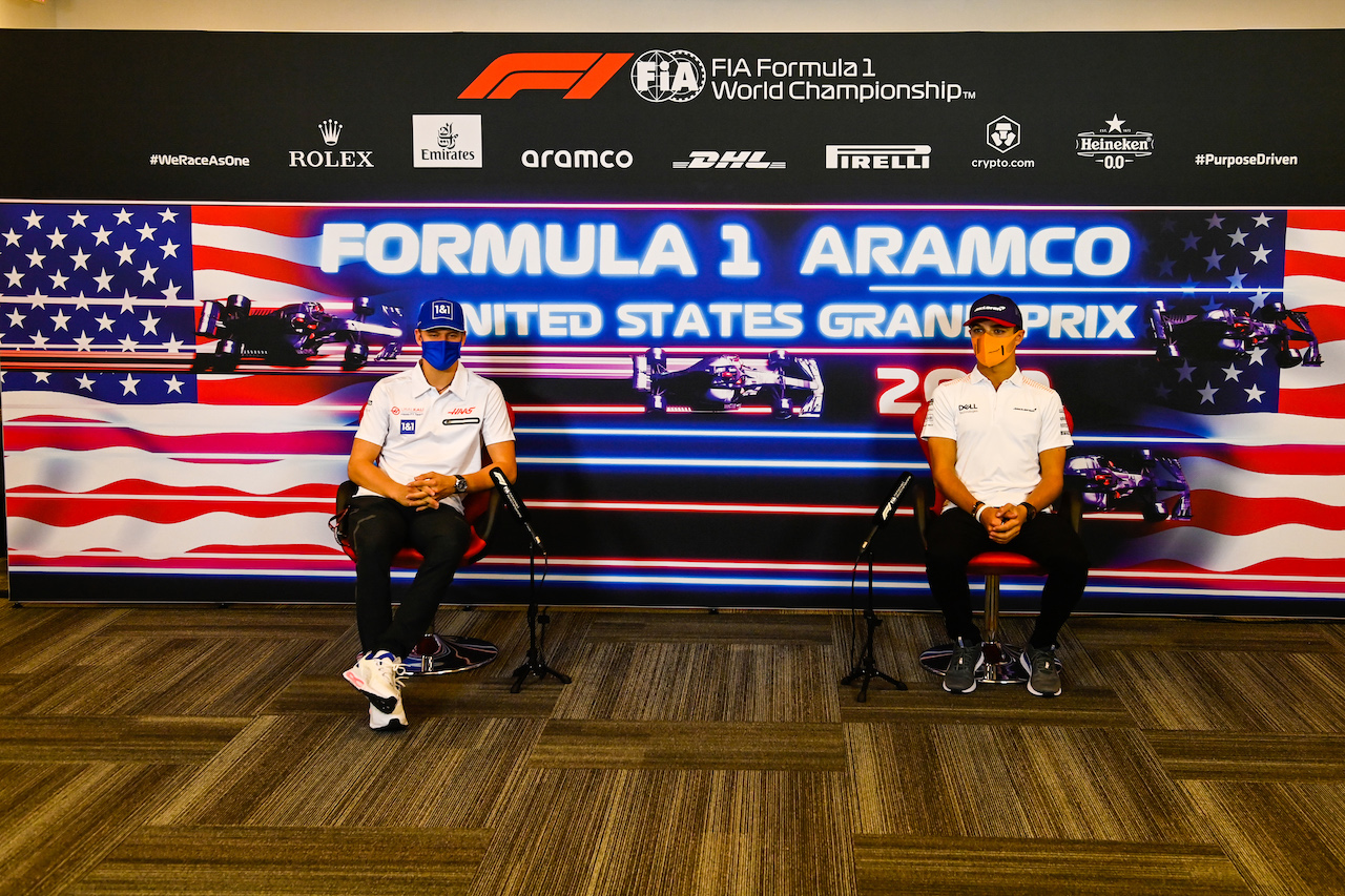 GP STATI UNITI, (L to R): Mick Schumacher (GER) Haas F1 Team e Lando Norris (GBR) McLaren in the FIA Press Conference.
21.10.2021. Formula 1 World Championship, Rd 17, United States Grand Prix, Austin, Texas, USA, Preparation Day.
- www.xpbimages.com, EMail: requests@xpbimages.com © Copyright: FIA Pool Image for Editorial Use Only