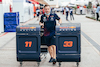 GP STATI UNITI, Red Bull Racing mechanic.
21.10.2021. Formula 1 World Championship, Rd 17, United States Grand Prix, Austin, Texas, USA, Preparation Day.
- www.xpbimages.com, EMail: requests@xpbimages.com © Copyright: Bearne / XPB Images