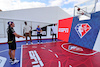 GP STATI UNITI, Fernando Alonso (ESP) Alpine F1 Team plays basketball in the paddock.
21.10.2021. Formula 1 World Championship, Rd 17, United States Grand Prix, Austin, Texas, USA, Preparation Day.
- www.xpbimages.com, EMail: requests@xpbimages.com © Copyright: Moy / XPB Images