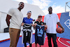GP STATI UNITI, (L to R): Chris Bosh (USA) Former Basketball Player; Esteban Ocon (FRA) Alpine F1 Team; Fernando Alonso (ESP) Alpine F1 Team; Dikembe Mutombo, Former Basketball Player.
21.10.2021. Formula 1 World Championship, Rd 17, United States Grand Prix, Austin, Texas, USA, Preparation Day.
- www.xpbimages.com, EMail: requests@xpbimages.com © Copyright: Moy / XPB Images