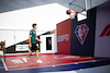 GP STATI UNITI, Sebastian Vettel (GER) Aston Martin F1 Team plays basketball in the paddock.
21.10.2021. Formula 1 World Championship, Rd 17, United States Grand Prix, Austin, Texas, USA, Preparation Day.
- www.xpbimages.com, EMail: requests@xpbimages.com © Copyright: Price / XPB Images