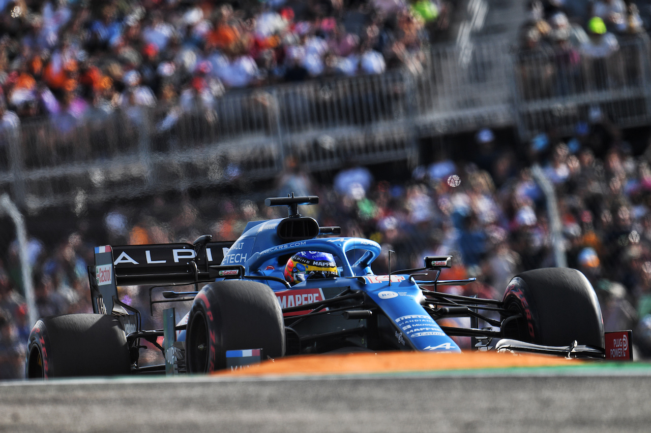GP STATI UNITI, Fernando Alonso (ESP) Alpine F1 Team A521.
23.10.2021. Formula 1 World Championship, Rd 17, United States Grand Prix, Austin, Texas, USA, Qualifiche Day.
- www.xpbimages.com, EMail: requests@xpbimages.com © Copyright: Price / XPB Images