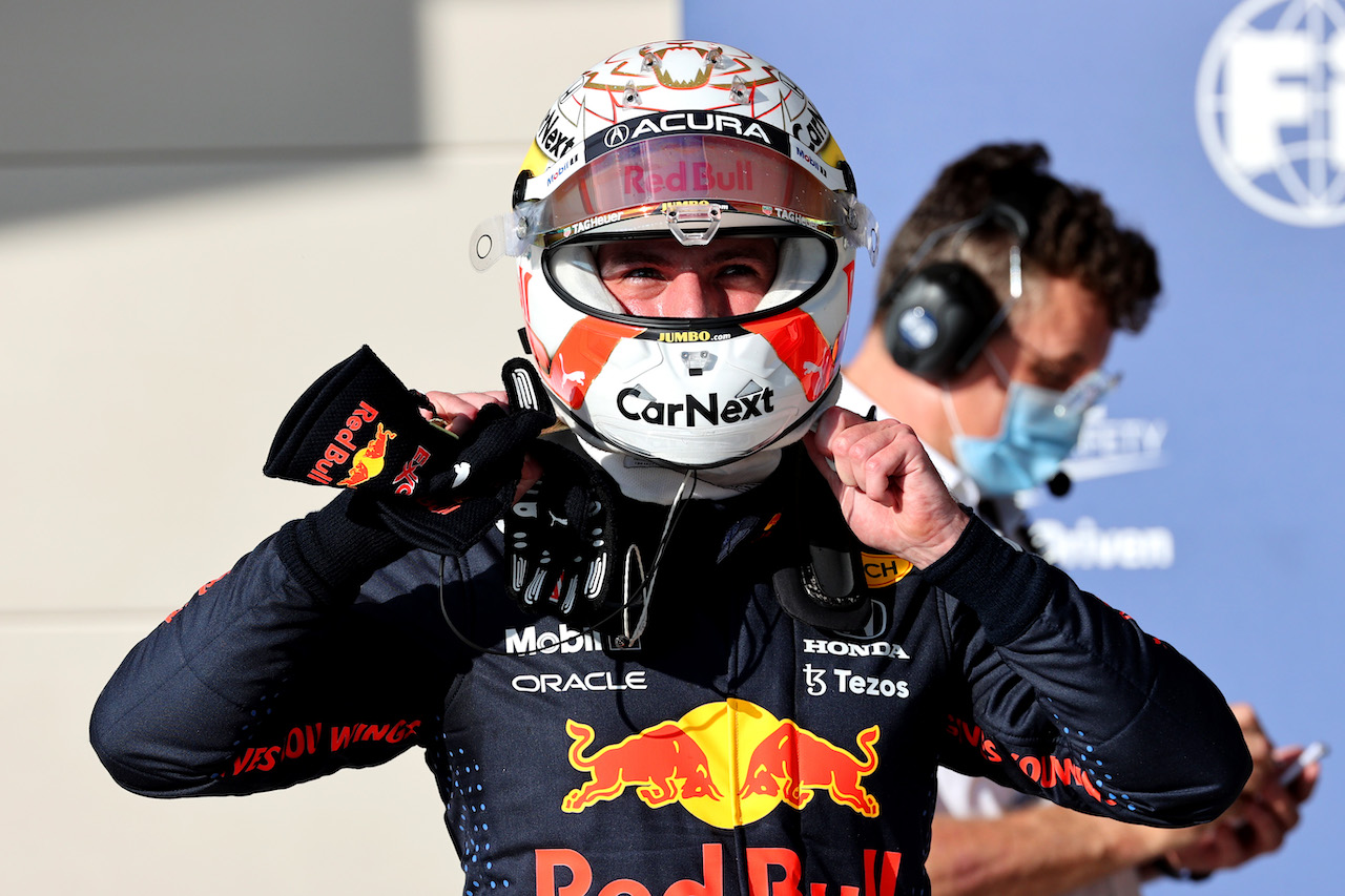 GP STATI UNITI, Pole position for Max Verstappen (NLD) Red Bull Racing RB16B.
23.10.2021. Formula 1 World Championship, Rd 17, United States Grand Prix, Austin, Texas, USA, Qualifiche Day.
- www.xpbimages.com, EMail: requests@xpbimages.com © Copyright: Batchelor / XPB Images