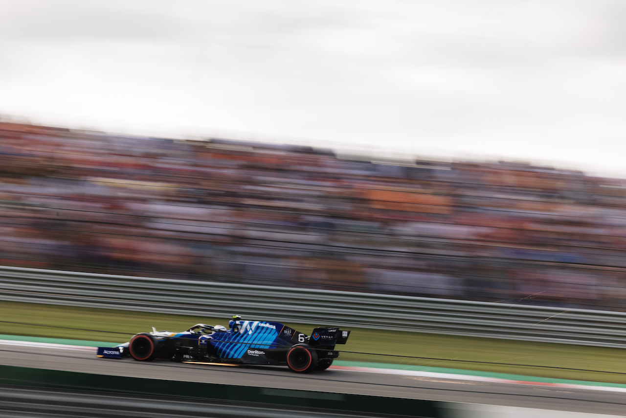 GP STATI UNITI, Nicholas Latifi (CDN) Williams Racing FW43B.
23.10.2021. Formula 1 World Championship, Rd 17, United States Grand Prix, Austin, Texas, USA, Qualifiche Day.
- www.xpbimages.com, EMail: requests@xpbimages.com © Copyright: Bearne / XPB Images