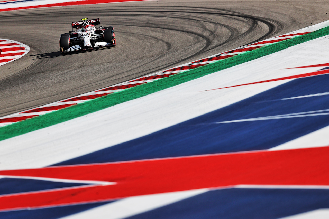 GP STATI UNITI, Antonio Giovinazzi (ITA) Alfa Romeo Racing C41.
23.10.2021. Formula 1 World Championship, Rd 17, United States Grand Prix, Austin, Texas, USA, Qualifiche Day.
- www.xpbimages.com, EMail: requests@xpbimages.com © Copyright: Moy / XPB Images
