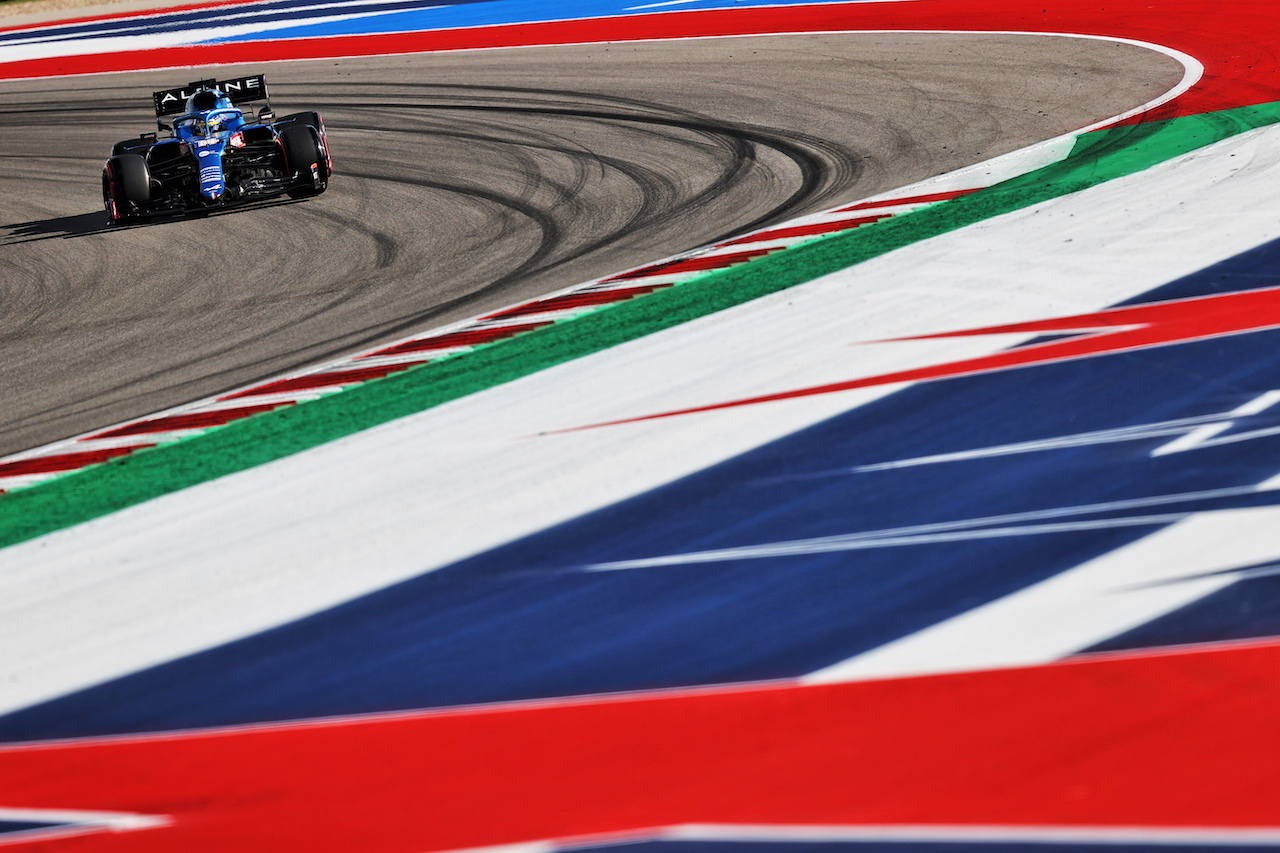 GP STATI UNITI, Fernando Alonso (ESP) Alpine F1 Team A521.
23.10.2021. Formula 1 World Championship, Rd 17, United States Grand Prix, Austin, Texas, USA, Qualifiche Day.
- www.xpbimages.com, EMail: requests@xpbimages.com © Copyright: Moy / XPB Images
