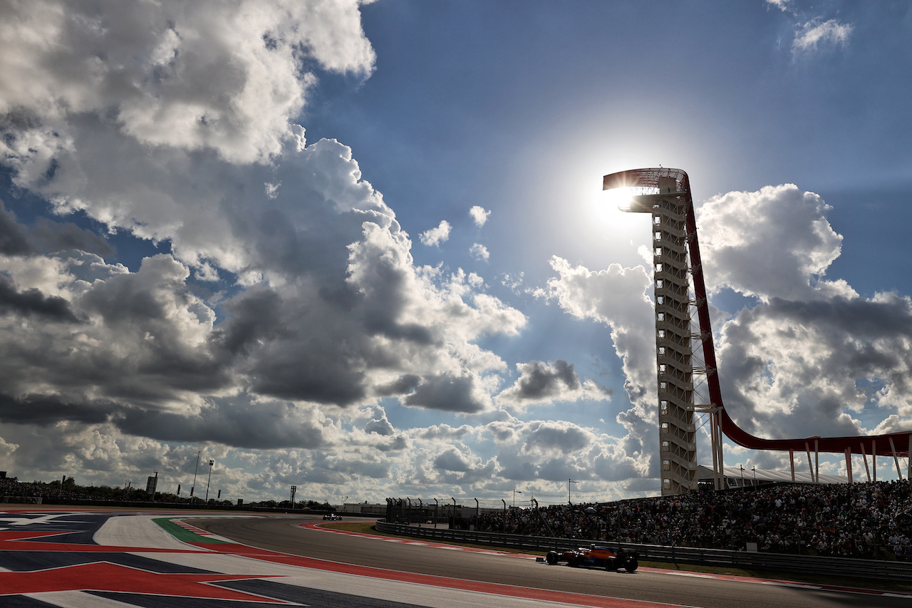 GP STATI UNITI, Lando Norris (GBR) McLaren MCL35M.
23.10.2021. Formula 1 World Championship, Rd 17, United States Grand Prix, Austin, Texas, USA, Qualifiche Day.
- www.xpbimages.com, EMail: requests@xpbimages.com © Copyright: Moy / XPB Images