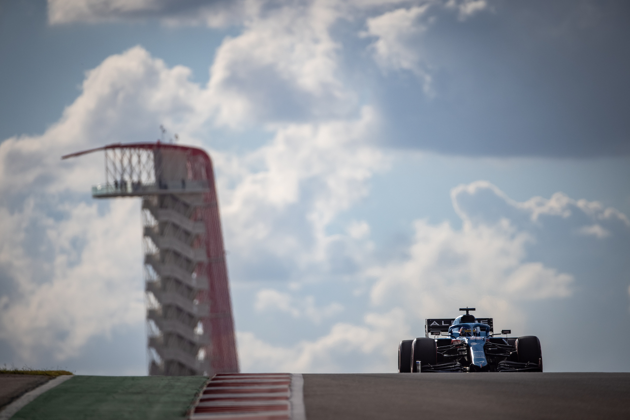 GP STATI UNITI, Fernando Alonso (ESP) Alpine F1 Team A521.
23.10.2021. Formula 1 World Championship, Rd 17, United States Grand Prix, Austin, Texas, USA, Qualifiche Day.
- www.xpbimages.com, EMail: requests@xpbimages.com © Copyright: Bearne / XPB Images