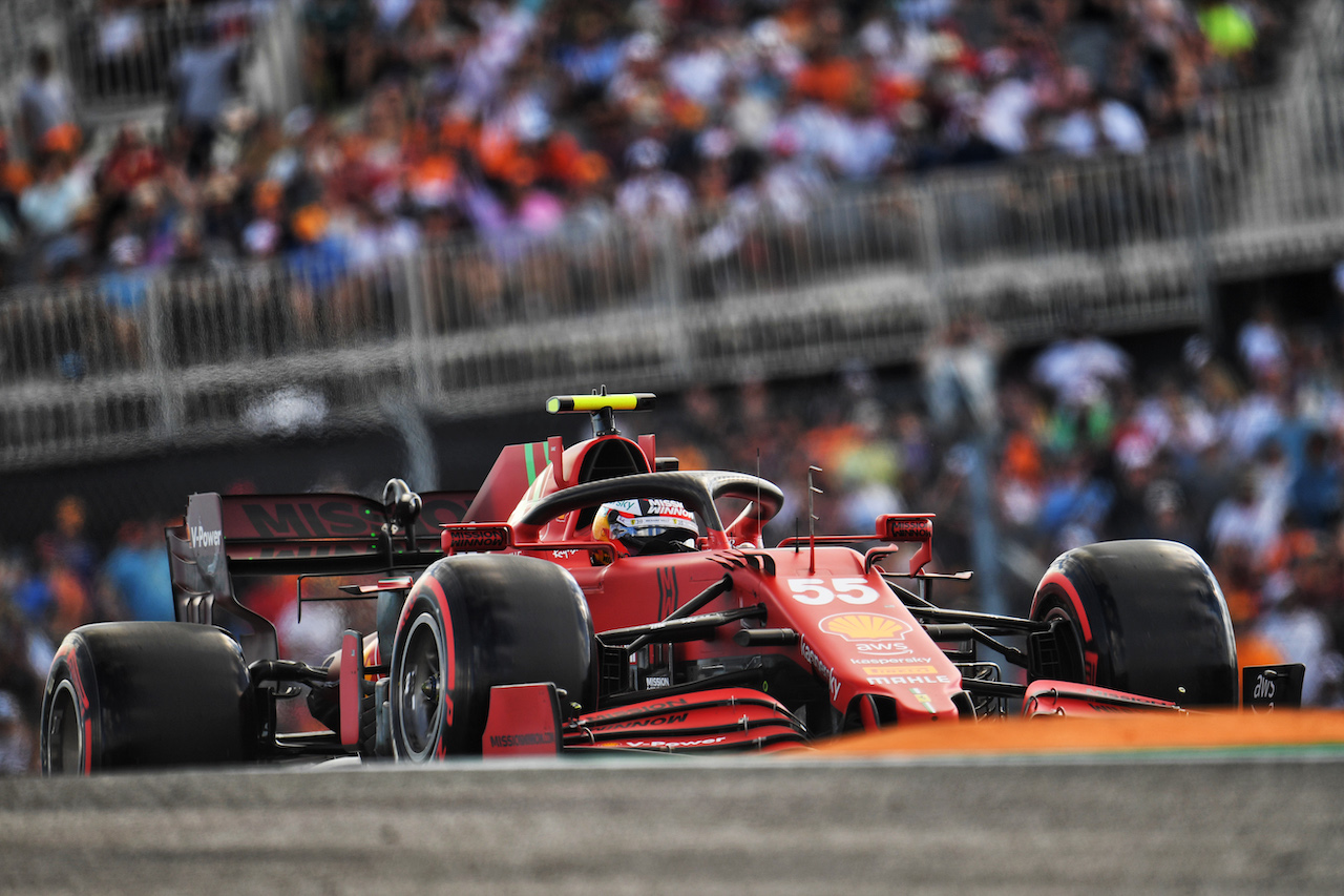 GP STATI UNITI, Carlos Sainz Jr (ESP) Ferrari SF-21.
23.10.2021. Formula 1 World Championship, Rd 17, United States Grand Prix, Austin, Texas, USA, Qualifiche Day.
- www.xpbimages.com, EMail: requests@xpbimages.com © Copyright: Price / XPB Images
