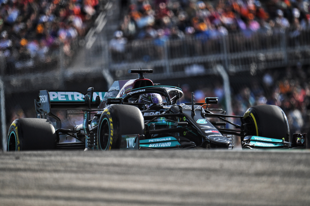GP STATI UNITI, Lewis Hamilton (GBR) Mercedes AMG F1 W12.
23.10.2021. Formula 1 World Championship, Rd 17, United States Grand Prix, Austin, Texas, USA, Qualifiche Day.
- www.xpbimages.com, EMail: requests@xpbimages.com © Copyright: Price / XPB Images