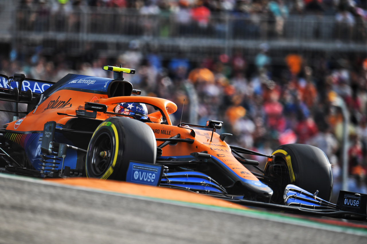 GP STATI UNITI, Lando Norris (GBR) McLaren MCL35M.
23.10.2021. Formula 1 World Championship, Rd 17, United States Grand Prix, Austin, Texas, USA, Qualifiche Day.
- www.xpbimages.com, EMail: requests@xpbimages.com © Copyright: Price / XPB Images