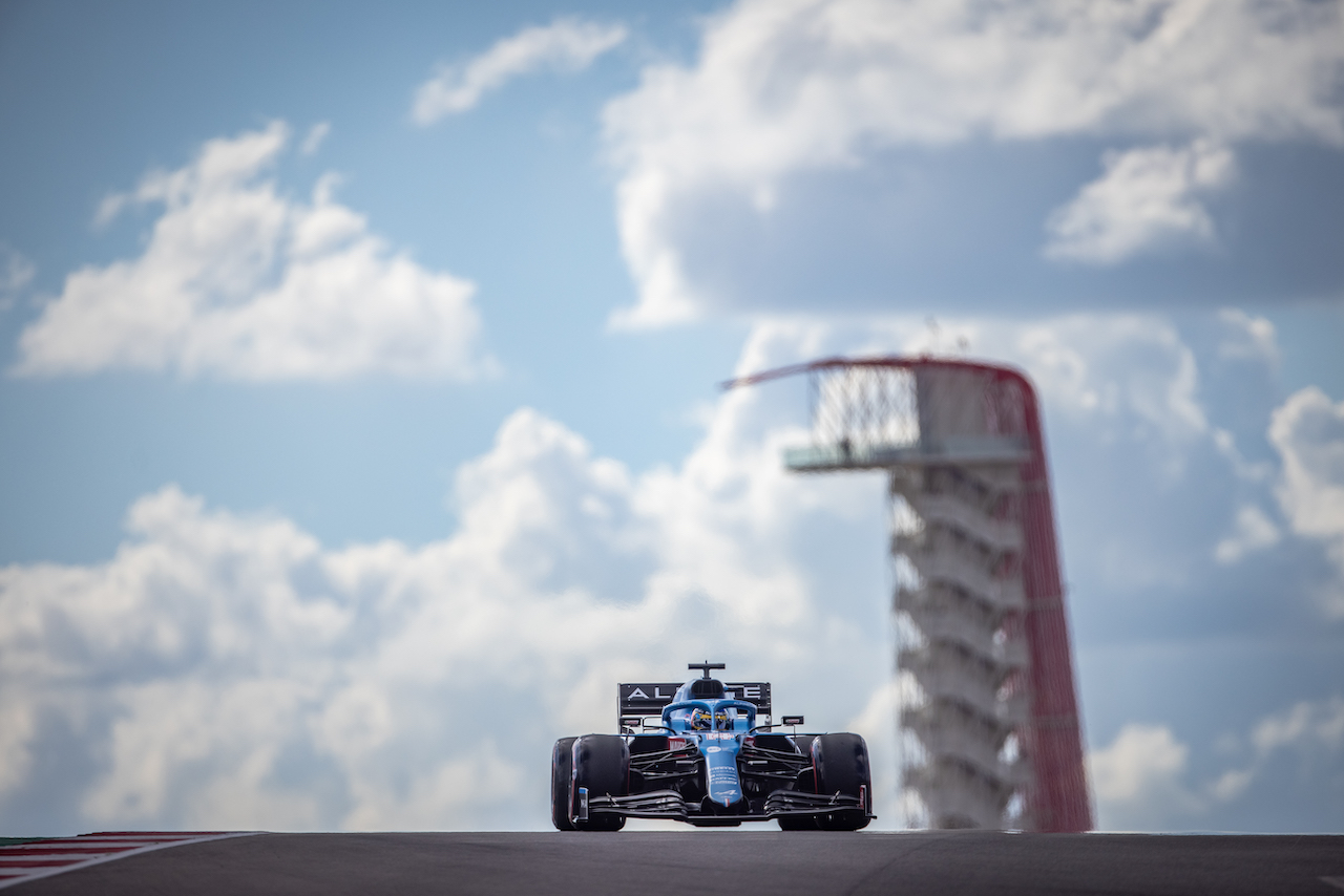 GP STATI UNITI, Fernando Alonso (ESP) Alpine F1 Team A521.
23.10.2021. Formula 1 World Championship, Rd 17, United States Grand Prix, Austin, Texas, USA, Qualifiche Day.
- www.xpbimages.com, EMail: requests@xpbimages.com © Copyright: Bearne / XPB Images