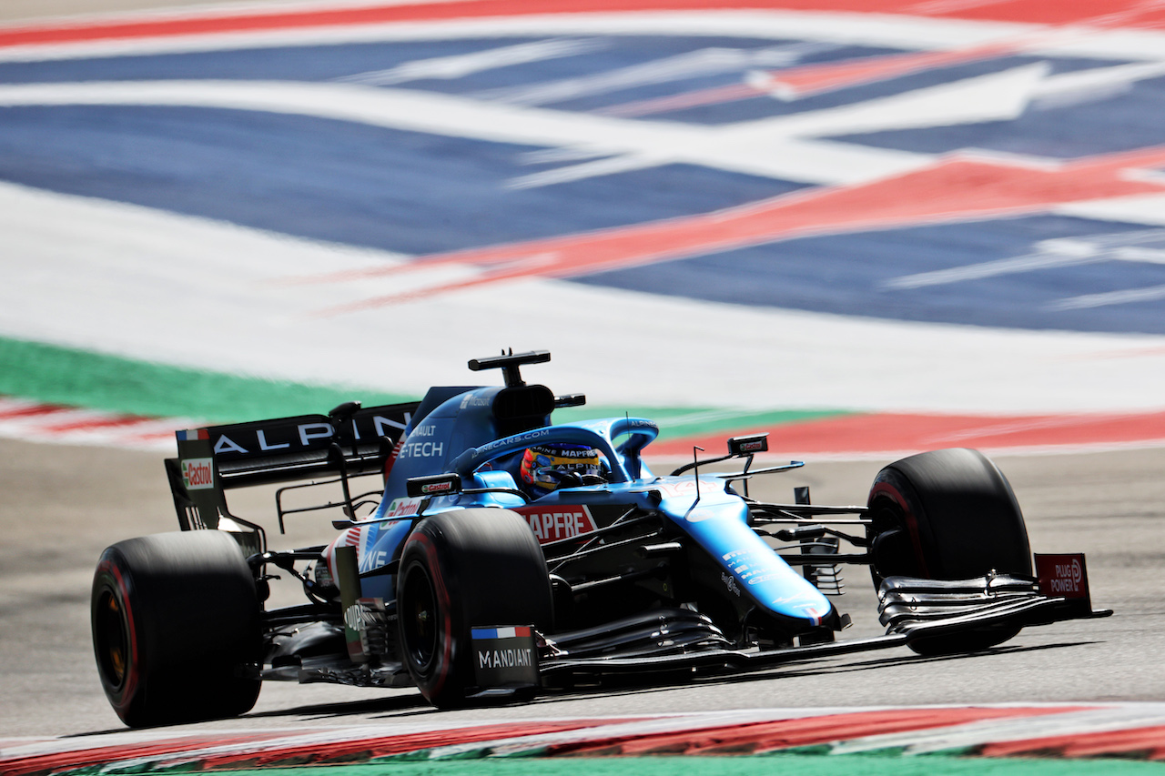 GP STATI UNITI, Fernando Alonso (ESP) Alpine F1 Team A521.
23.10.2021. Formula 1 World Championship, Rd 17, United States Grand Prix, Austin, Texas, USA, Qualifiche Day.
- www.xpbimages.com, EMail: requests@xpbimages.com © Copyright: Batchelor / XPB Images