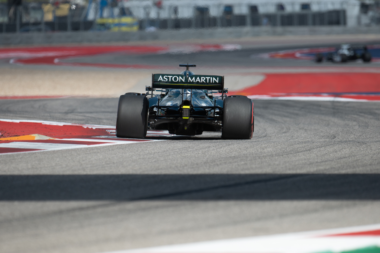 GP STATI UNITI, Lance Stroll (CDN) Aston Martin F1 Team AMR21.
23.10.2021. Formula 1 World Championship, Rd 17, United States Grand Prix, Austin, Texas, USA, Qualifiche Day.
- www.xpbimages.com, EMail: requests@xpbimages.com © Copyright: Price / XPB Images