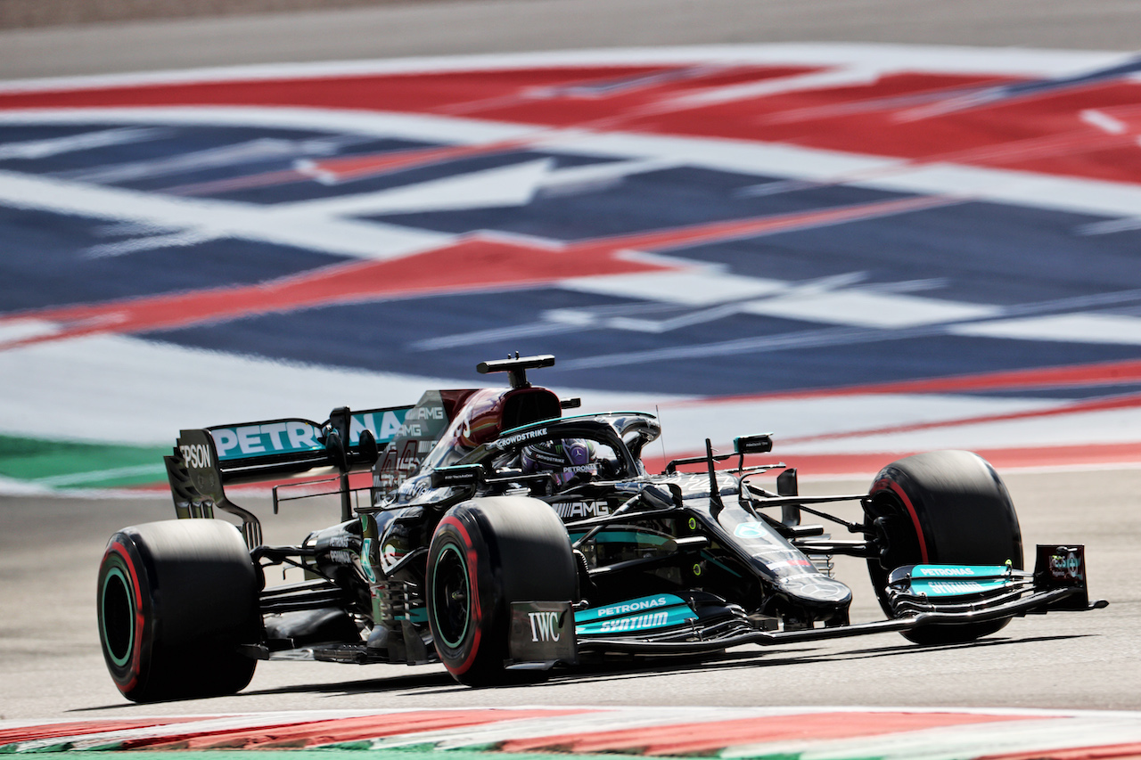 GP STATI UNITI, Lewis Hamilton (GBR) Mercedes AMG F1 W12.
23.10.2021. Formula 1 World Championship, Rd 17, United States Grand Prix, Austin, Texas, USA, Qualifiche Day.
- www.xpbimages.com, EMail: requests@xpbimages.com © Copyright: Batchelor / XPB Images