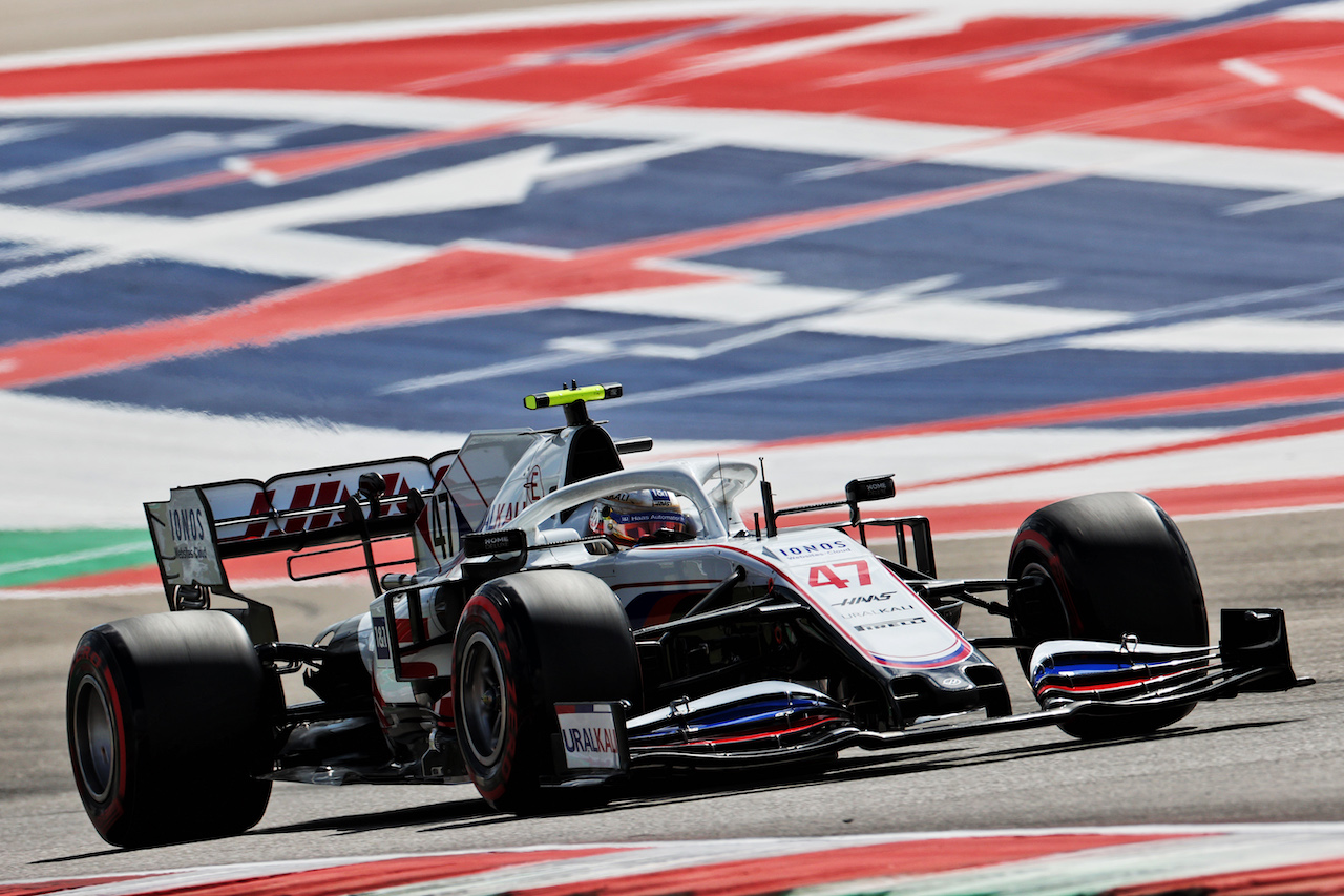 GP STATI UNITI, Mick Schumacher (GER) Haas VF-21.
23.10.2021. Formula 1 World Championship, Rd 17, United States Grand Prix, Austin, Texas, USA, Qualifiche Day.
- www.xpbimages.com, EMail: requests@xpbimages.com © Copyright: Batchelor / XPB Images
