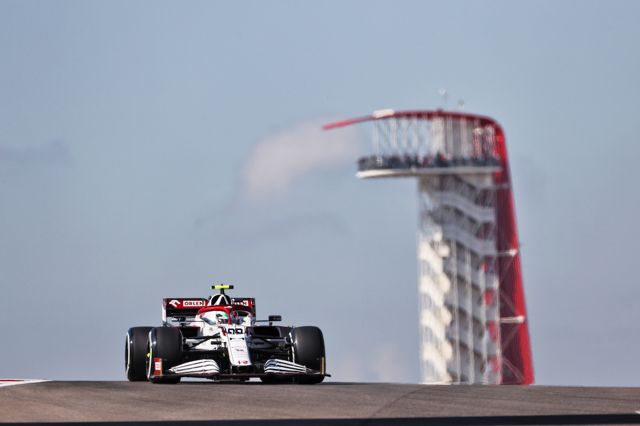 GP STATI UNITI, Antonio Giovinazzi (ITA) Alfa Romeo Racing C41.
22.10.2021. Formula 1 World Championship, Rd 17, United States Grand Prix, Austin, Texas, USA, Practice Day.
- www.xpbimages.com, EMail: requests@xpbimages.com © Copyright: Batchelor / XPB Images