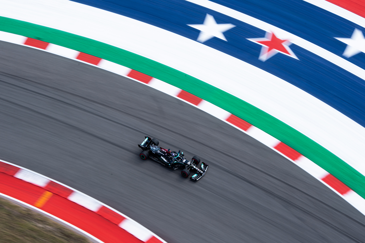 GP STATI UNITI, Lewis Hamilton (GBR) Mercedes AMG F1 W12.
22.10.2021. Formula 1 World Championship, Rd 17, United States Grand Prix, Austin, Texas, USA, Practice Day.
- www.xpbimages.com, EMail: requests@xpbimages.com © Copyright: Price / XPB Images