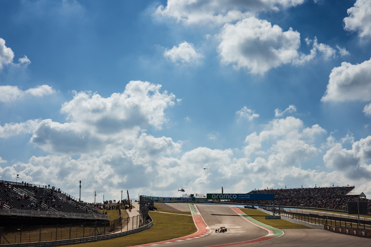 GP STATI UNITI, Lando Norris (GBR) McLaren MCL35M.
22.10.2021. Formula 1 World Championship, Rd 17, United States Grand Prix, Austin, Texas, USA, Practice Day.
- www.xpbimages.com, EMail: requests@xpbimages.com © Copyright: Bearne / XPB Images