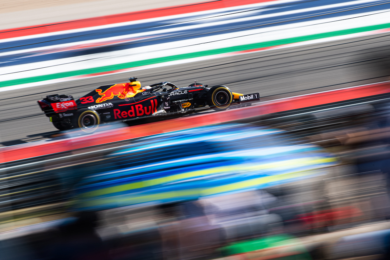 GP STATI UNITI, Max Verstappen (NLD) Red Bull Racing RB16B.
22.10.2021. Formula 1 World Championship, Rd 17, United States Grand Prix, Austin, Texas, USA, Practice Day.
- www.xpbimages.com, EMail: requests@xpbimages.com © Copyright: Price / XPB Images