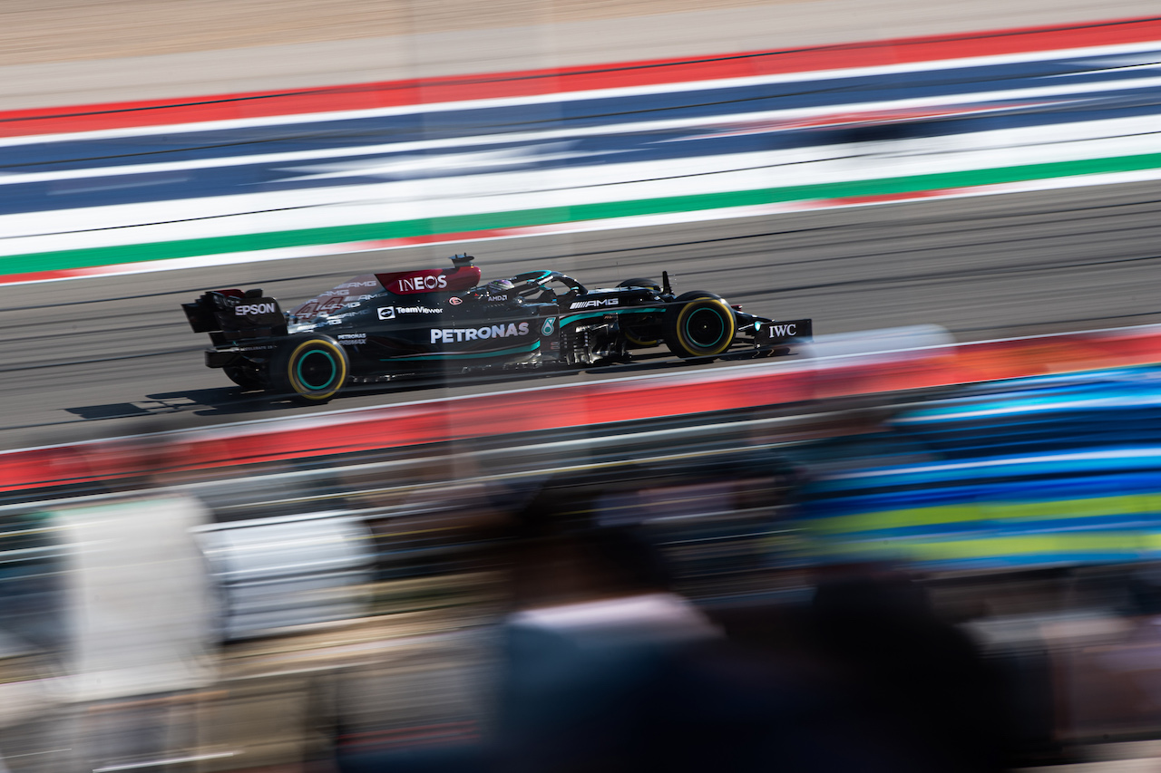 GP STATI UNITI, Lewis Hamilton (GBR) Mercedes AMG F1 W12.
22.10.2021. Formula 1 World Championship, Rd 17, United States Grand Prix, Austin, Texas, USA, Practice Day.
- www.xpbimages.com, EMail: requests@xpbimages.com © Copyright: Price / XPB Images