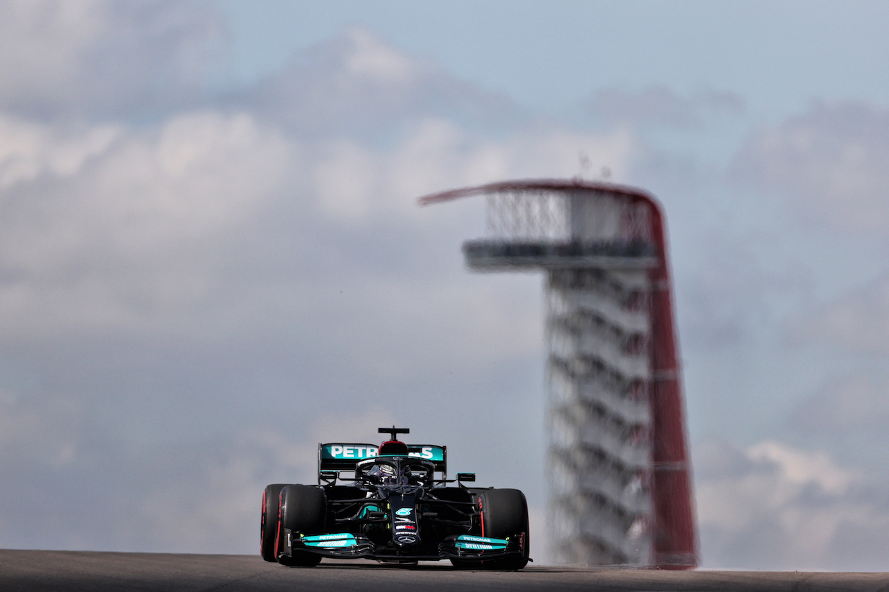 GP STATI UNITI, Lewis Hamilton (GBR) Mercedes AMG F1 W12.
22.10.2021. Formula 1 World Championship, Rd 17, United States Grand Prix, Austin, Texas, USA, Practice Day.
- www.xpbimages.com, EMail: requests@xpbimages.com © Copyright: Batchelor / XPB Images