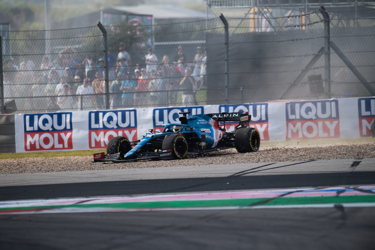 GP STATI UNITI, Fernando Alonso (ESP) Alpine F1 Team A521 spins in the second practice session.
22.10.2021. Formula 1 World Championship, Rd 17, United States Grand Prix, Austin, Texas, USA, Practice Day.
- www.xpbimages.com, EMail: requests@xpbimages.com © Copyright: Price / XPB Images