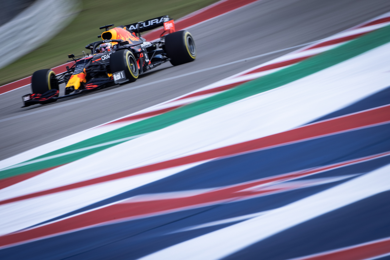 GP STATI UNITI, Max Verstappen (NLD) Red Bull Racing RB16B.
22.10.2021. Formula 1 World Championship, Rd 17, United States Grand Prix, Austin, Texas, USA, Practice Day.
- www.xpbimages.com, EMail: requests@xpbimages.com © Copyright: Bearne / XPB Images