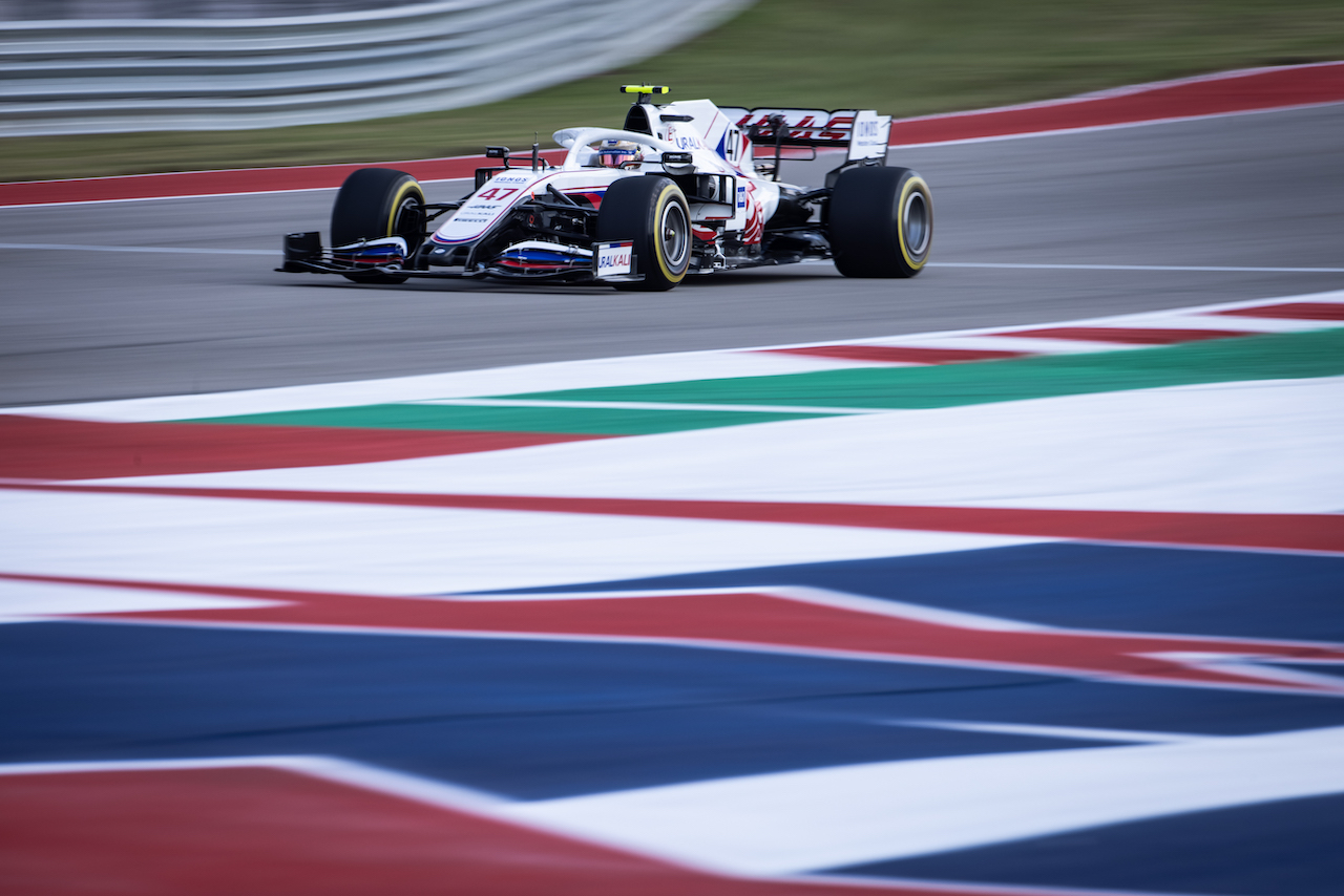 GP STATI UNITI, Mick Schumacher (GER) Haas VF-21.
22.10.2021. Formula 1 World Championship, Rd 17, United States Grand Prix, Austin, Texas, USA, Practice Day.
- www.xpbimages.com, EMail: requests@xpbimages.com © Copyright: Bearne / XPB Images