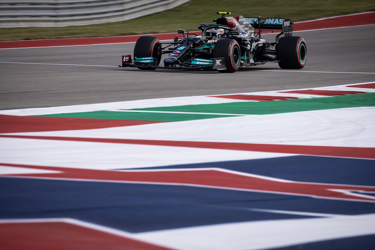 GP STATI UNITI, Valtteri Bottas (FIN) Mercedes AMG F1 W12.
22.10.2021. Formula 1 World Championship, Rd 17, United States Grand Prix, Austin, Texas, USA, Practice Day.
- www.xpbimages.com, EMail: requests@xpbimages.com © Copyright: Bearne / XPB Images