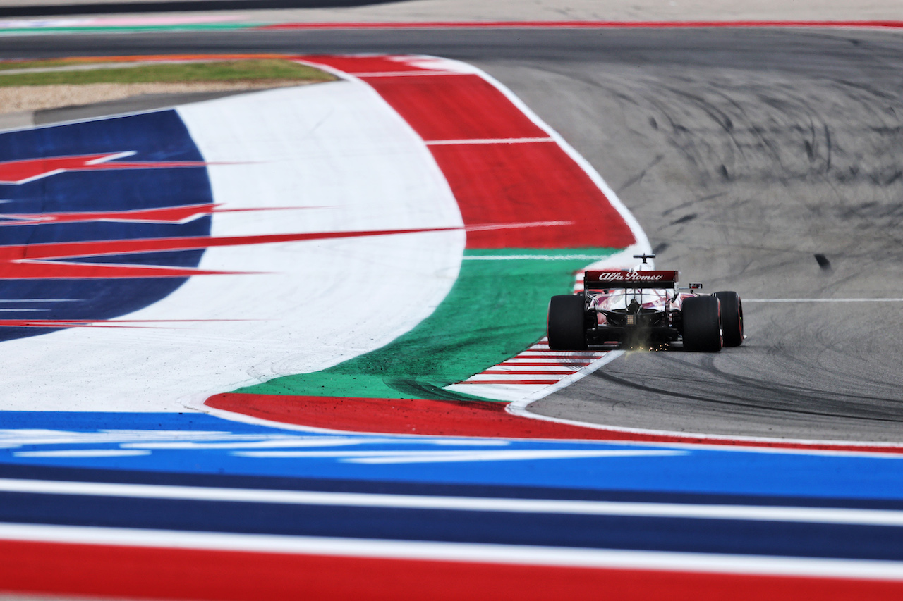 GP STATI UNITI, Kimi Raikkonen (FIN) Alfa Romeo Racing C41.
22.10.2021. Formula 1 World Championship, Rd 17, United States Grand Prix, Austin, Texas, USA, Practice Day.
- www.xpbimages.com, EMail: requests@xpbimages.com © Copyright: Moy / XPB Images